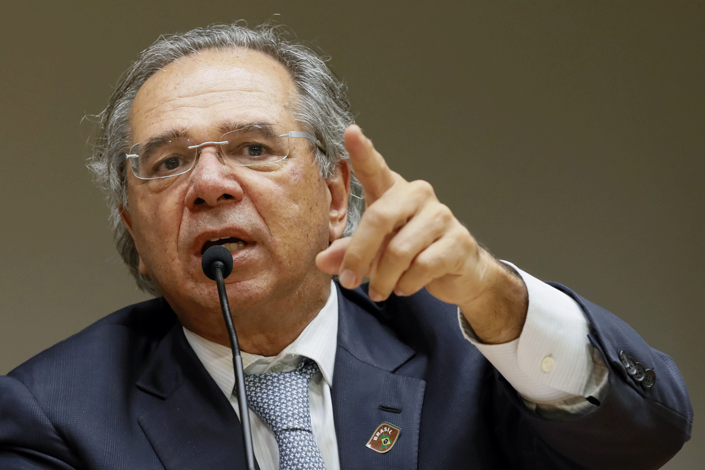 Paulo Guedes recebe movimentos civis para defender reforma tributária